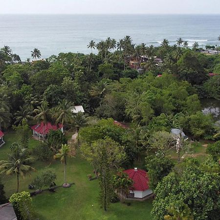 Subodinee Bungalow Велигама Экстерьер фото