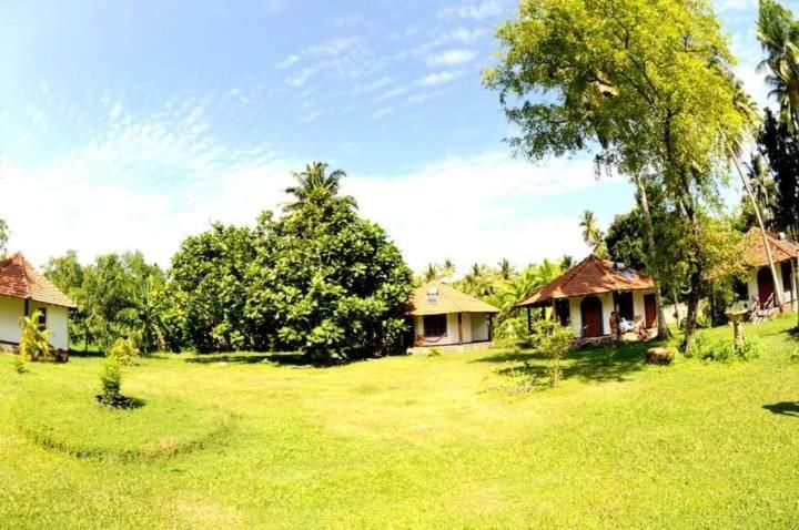 Subodinee Bungalow Велигама Экстерьер фото