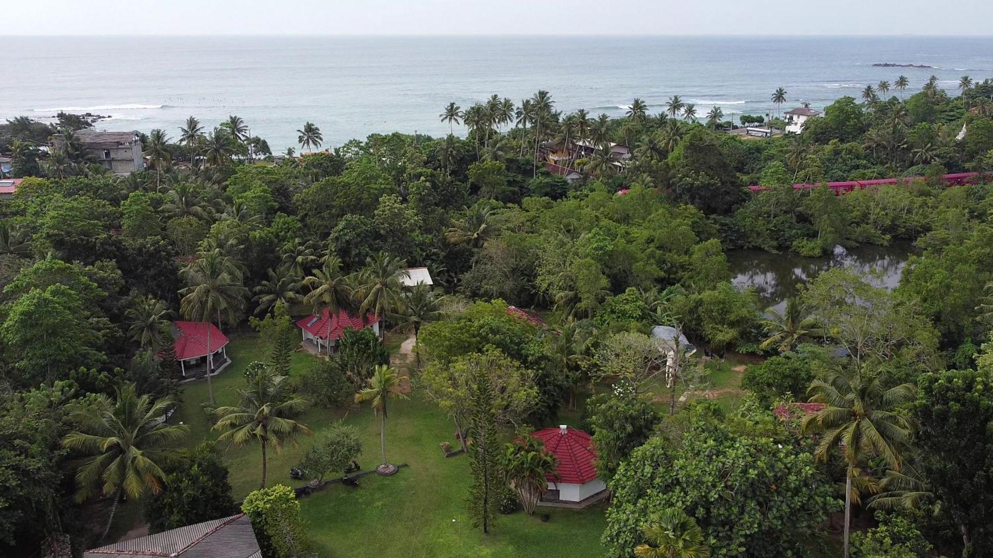 Subodinee Bungalow Велигама Экстерьер фото